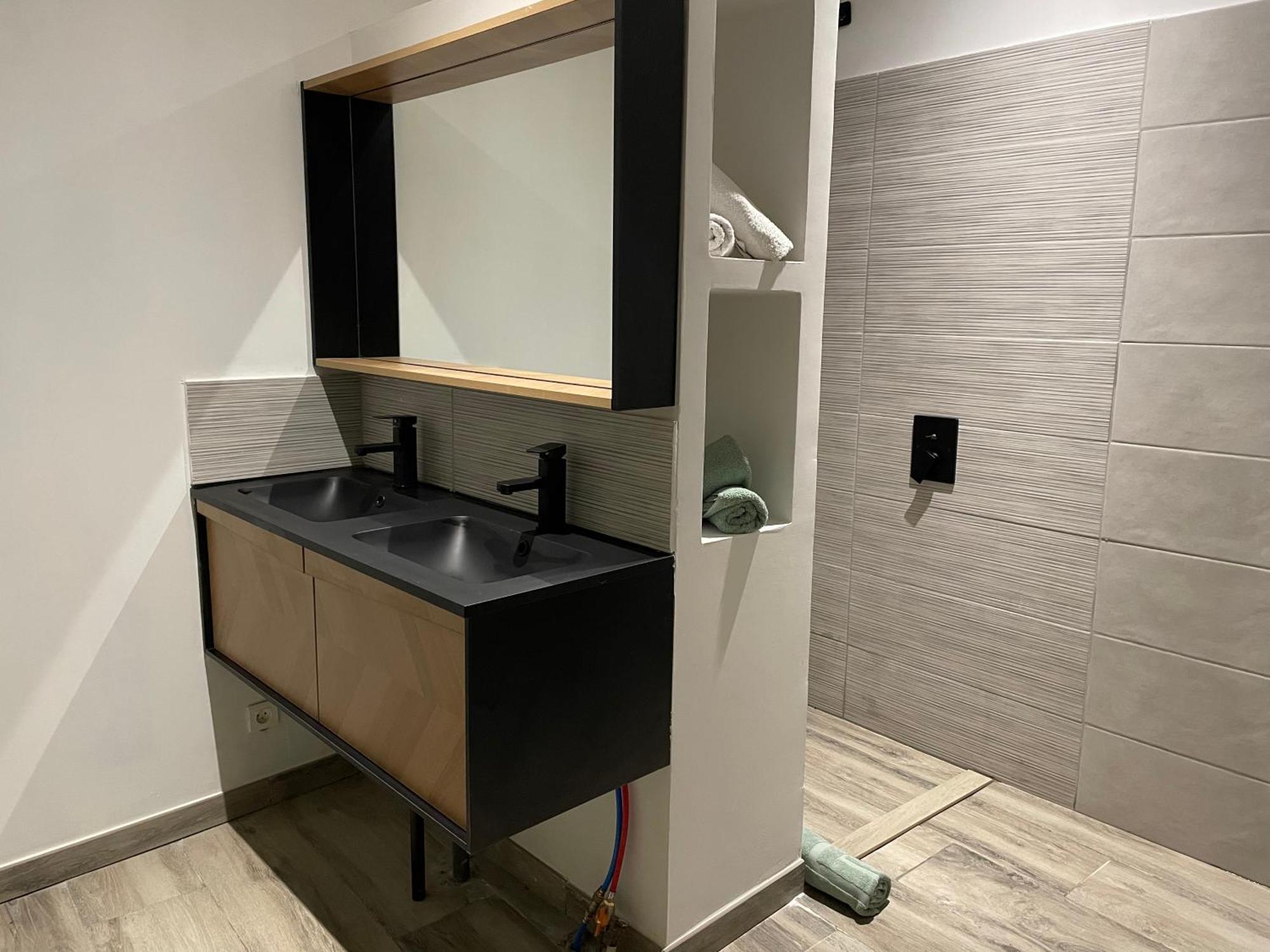 Appartement Coquet Dans Le Centre De Mèze Kültér fotó